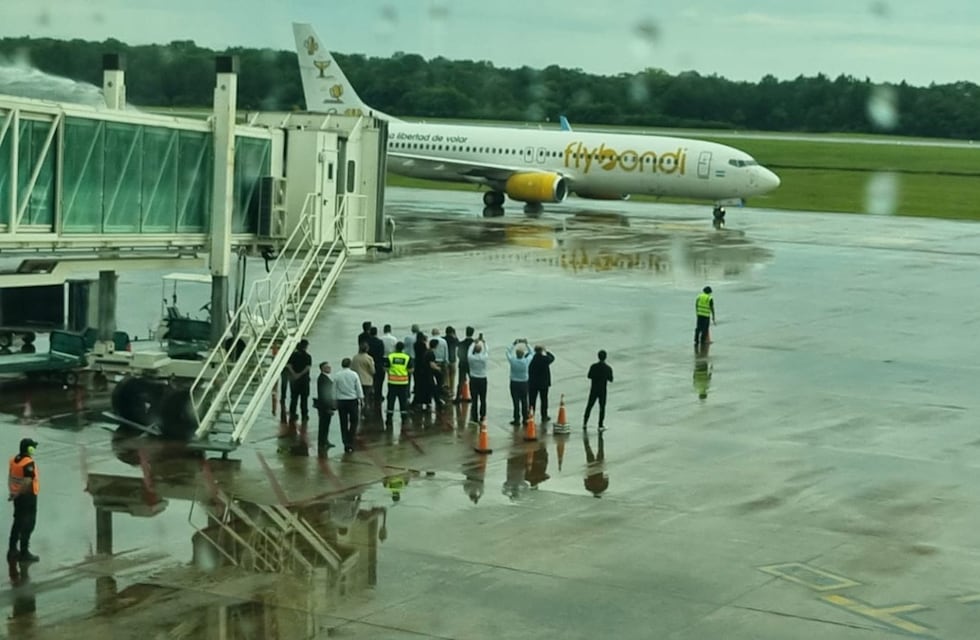 Hito histórico para Misiones: aterrizó el primer vuelo directo que une Lima con Puerto Iguazú