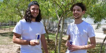 Juan Cruz Amuchástegui y Matías Nieto, los estudiantes de Diseño Industrial que llegaron a la final del Red Bull Basement.