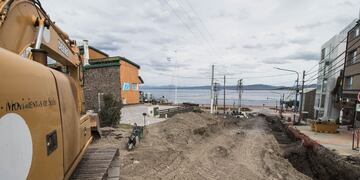 Desde el municipio se encuentran trabajando sobre las tareas de tendido cloacal sobre la calle yaganes.