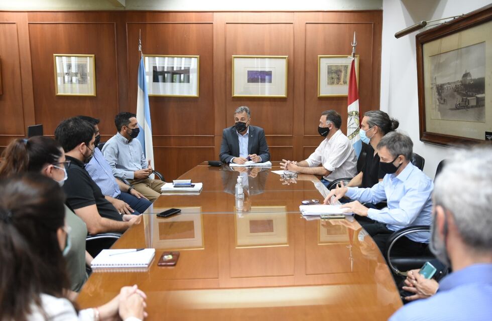 Serán eximidos del pago de la tasa de agroalimentos 1500 pequeñas industrias y comercios de alimentos