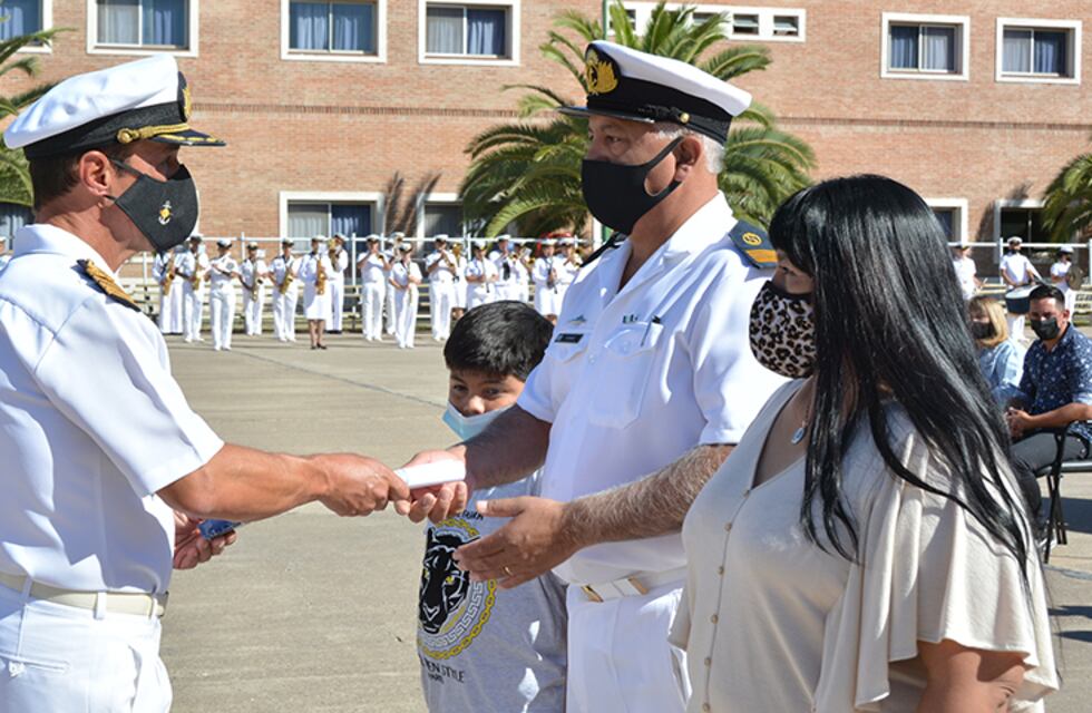 Puerto Belgrano: despedida de suboficiales que pasaron a retiro