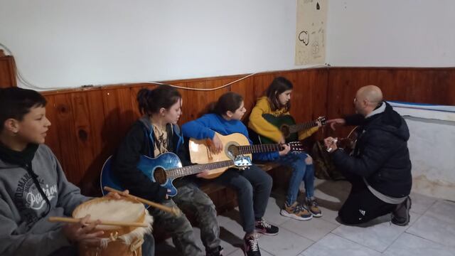 Programa para las Adolescencias en Reta