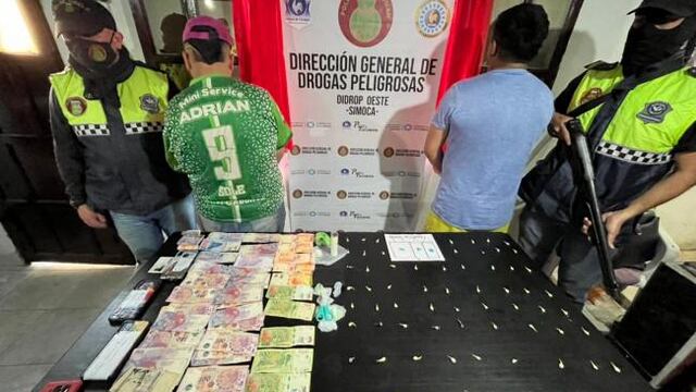 Monteros: dos detenidos con cocaína y dinero en efectivo durante un allanamiento