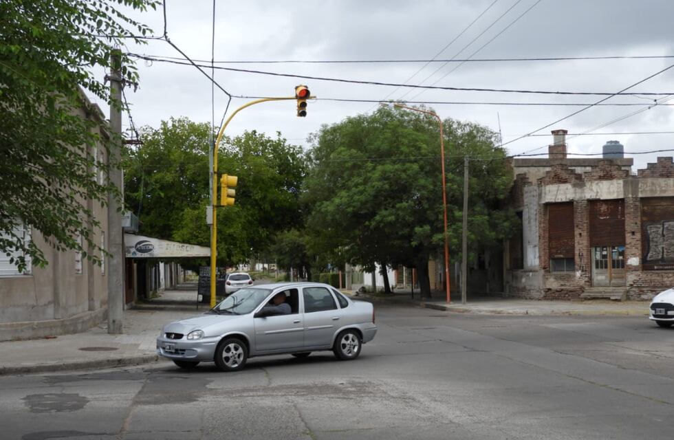 Comenzó a funcionar el semáforo en Urquiza y Buchardo