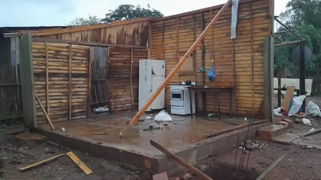 Temporal en San Ignacio causó daños en varias casas de la localidad.