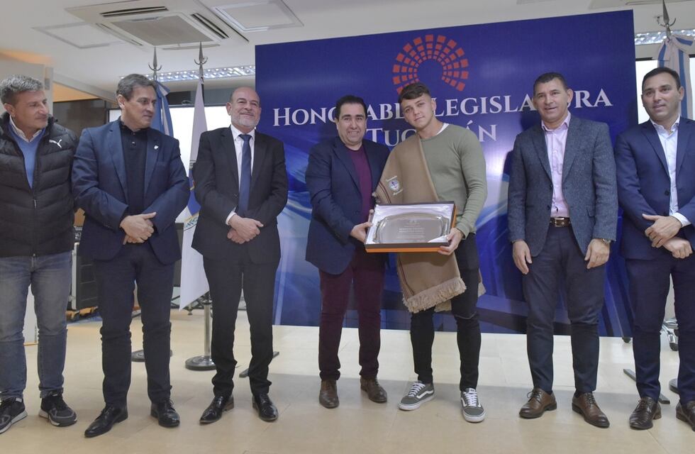 Ignacio Maestro Puch fue distinguido en la Legislatura