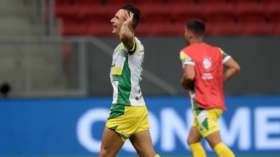Marcelo Benítez festeja su golazo ante Palmeiras. (Defensa y Justicia Prensa)