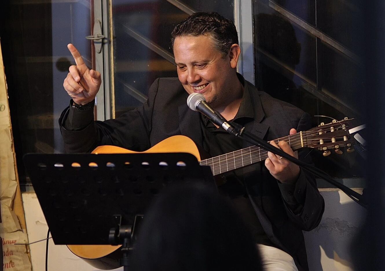 El autor de la nota, Sebastián Mealla, dice que “el peor enemigo habita en el espejo… pero también ahí vive quien puede salvarnos”.