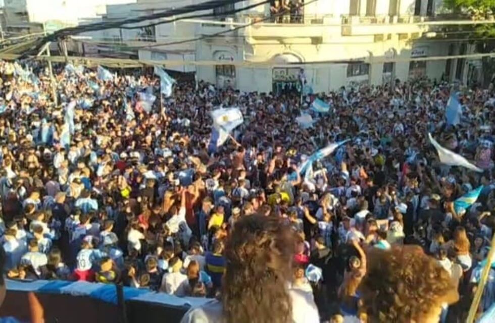 Delirio en Punta Alta por la clasificación de la Selección a semifinales del Mundial