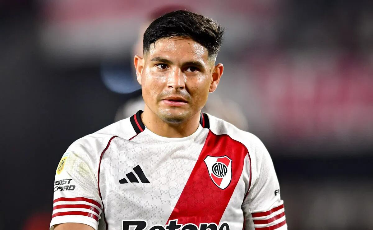 Salas con la camiseta de River.