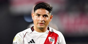 Salas con la camiseta de River.