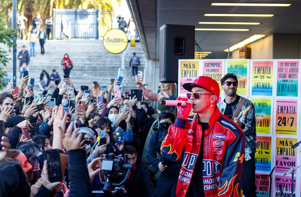 Rusherking dio un show para “Estación TMH” frente a la Facultad De Derecho