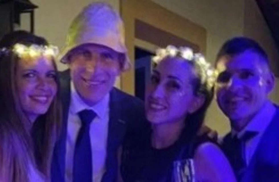 Martín Palermo festejó a los saltos con hinchas de Boca en un casamiento