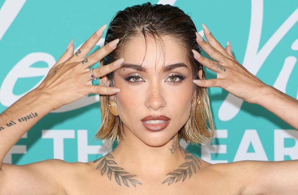 María Becerra sorprendió con un infartante escote y un look explosivo
