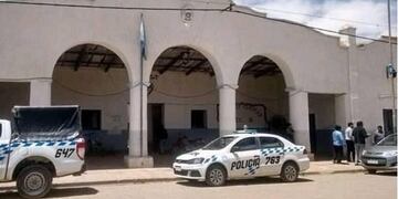 El padre y el abuelo del menor sospechoso del femicidio de Cesia Reinaga permanecen detenidos.