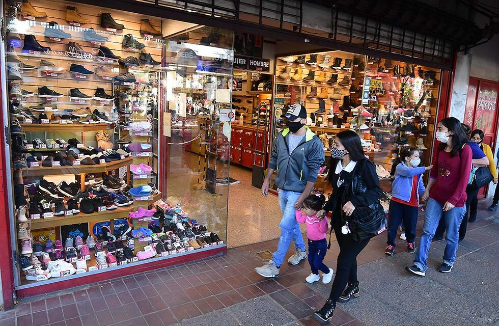 Ya rige el horario corrido en comercios de Ciudad y Godoy Cruz