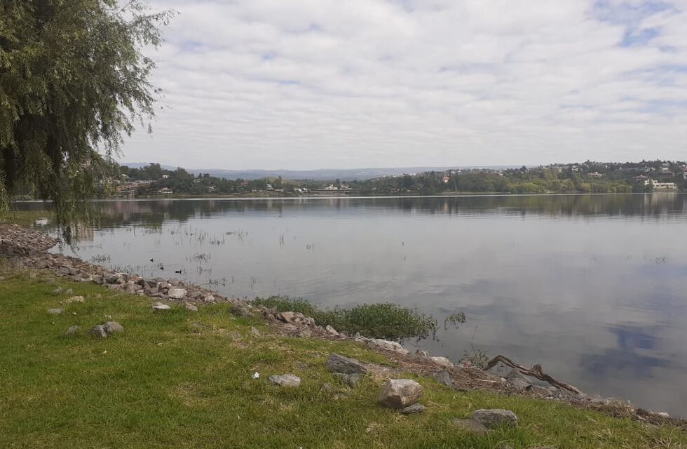 Jueves nublado, con lluvias, mucha humedad y una máxima de 22°