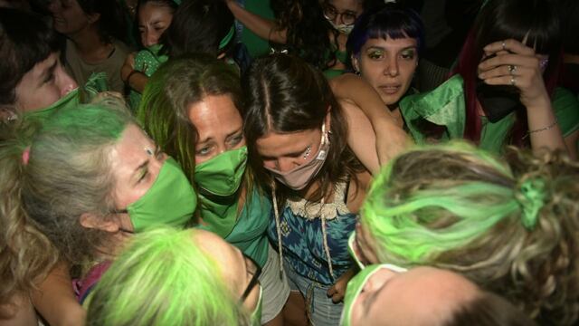 La legalización del aborto es ley y cientos de mujeres celebraron en Mendoza