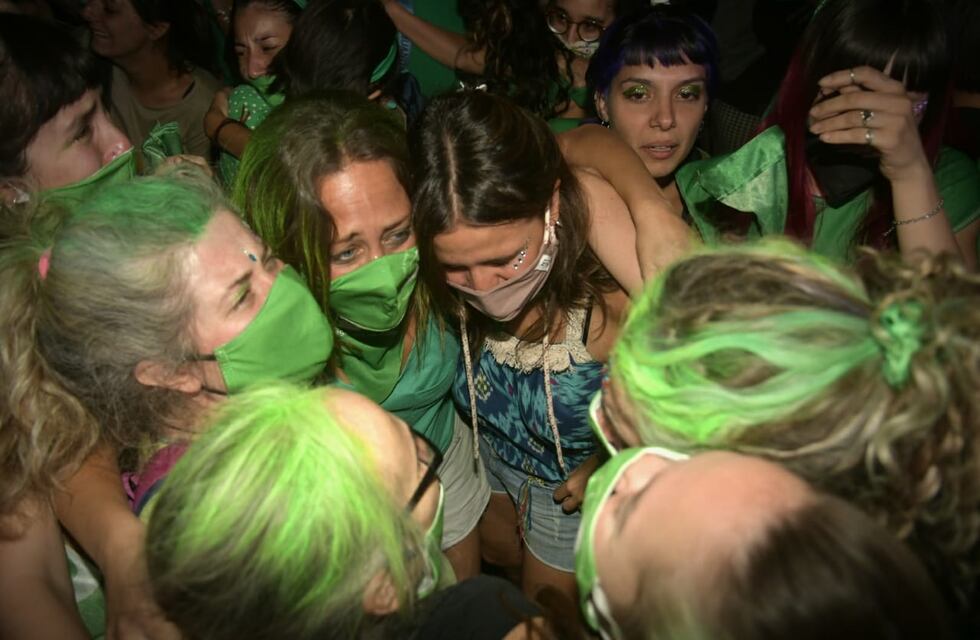 La legalización del aborto es ley y cientos de mujeres celebraron en Mendoza