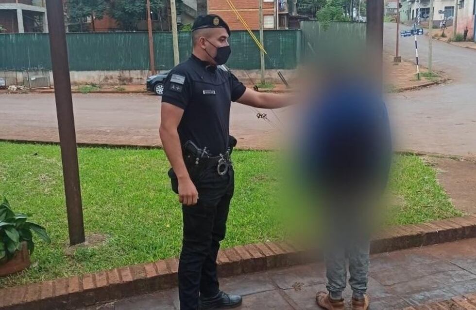 Joven robó en tienda de ropa y terminó detenido