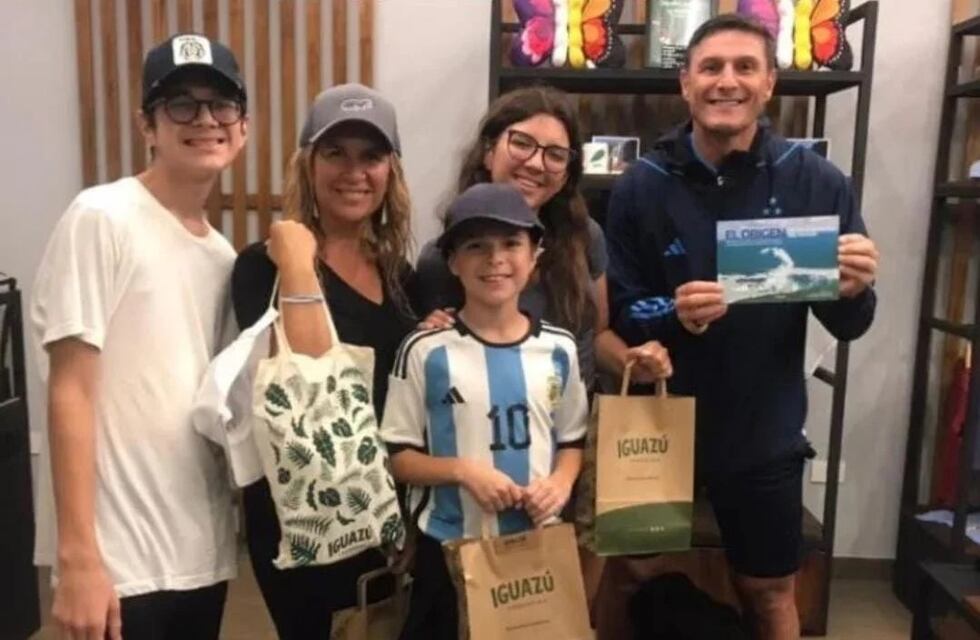 El exfutbolista argentino Javier Zanetti visitó las Cataratas del Iguazú: “Una experiencia inolvidable”