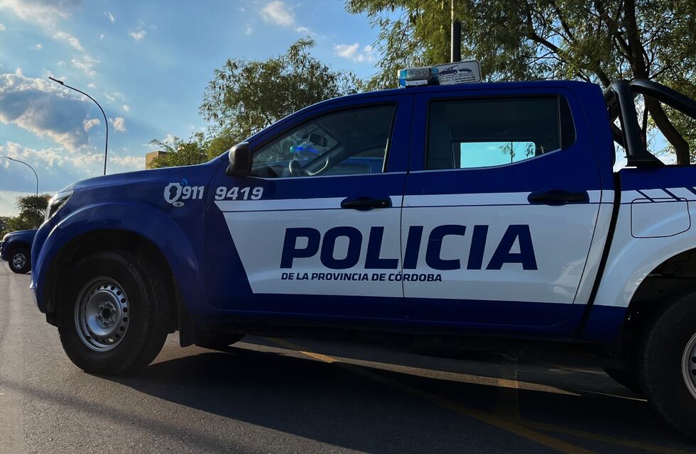 Arroyito: la policía recupera dinero, un maletín y llaves de una RAM en un allanamiento