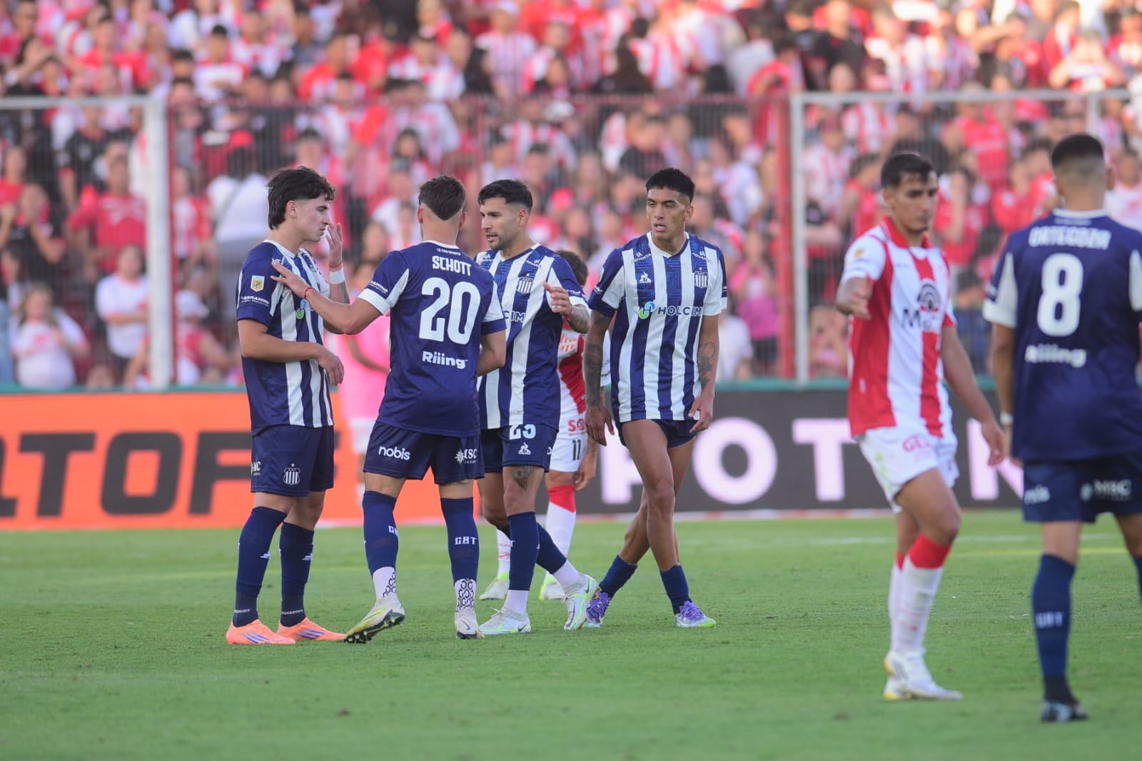 Instituto y Talleres se enfrentaron en el Monumental de Alta Córdoba por la última fecha de la Zona B del Torneo Clausura de la Liga Profesional. (José Gabriel Hernández y Javier Ferreyra / La Voz)