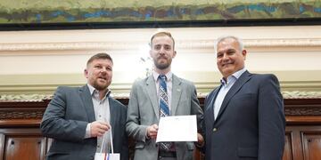 Reconocimiento al periodista rafaelino Brian Mayer