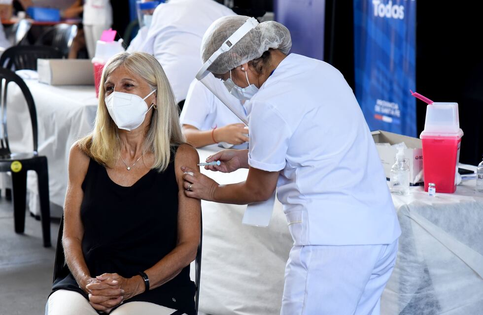 Santa Fe planea aplicar la vacuna contra el coronavirus en 146 localidades
