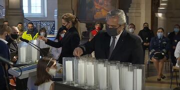 Homenaje de Alberto Fernández a los más de 92 mil muertos por el Covid-19