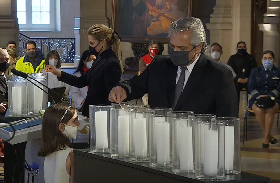 Cinco días de duelo nacional: la disposición del Gobierno tras superar los 100 mil muertos por coronavirus