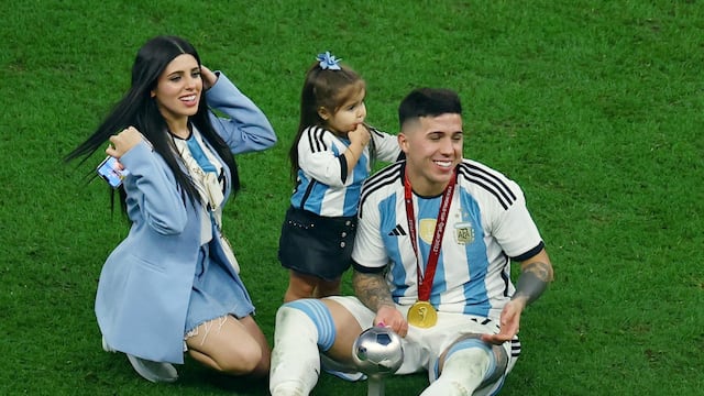 El emotivo reencuentro de Enzo Fernández con hijos tras su polémica separación de Valentina Cervantes