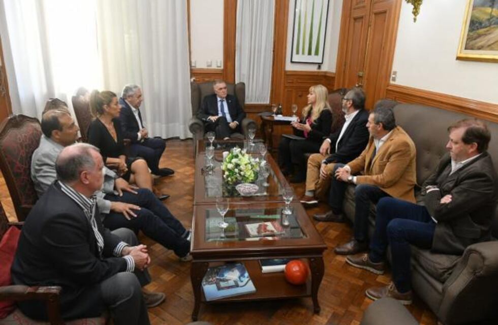 Transporte público: se reunieron Jaldo, Chahla y empresarios de AETAT