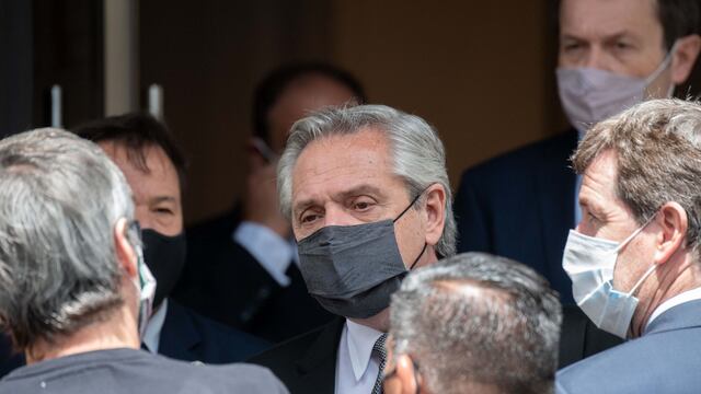 El presidente Alberto Fernandez durante su gira por Europa en la que se dedicó a conseguir apoyos para renegociar la deuda externa argentina  (Foto: Clarín)