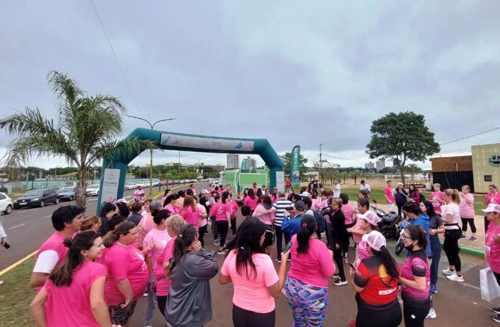 Se realizó la Maratón Rosa en Posadas por el mes de la lucha contra el cáncer de mama