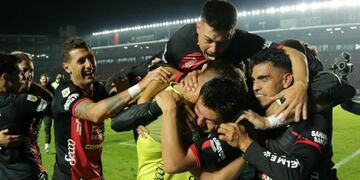 Este viernes Colón juega la final Copa de la Liga ante Racing y las promesas sobran (Los Andes).