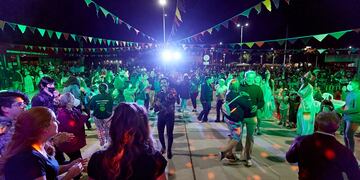 Con música en vivo todos los uspallatinos bailaron y celebraron la elección de su vendfimia distrital. Gentileza MLH