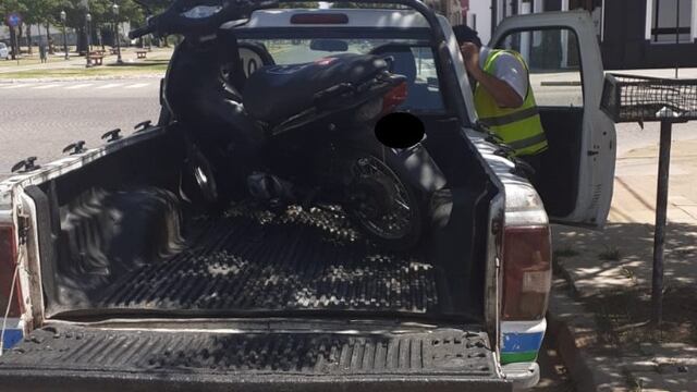 Otro motociclista sin papeles que se quedó sin su vehículo
