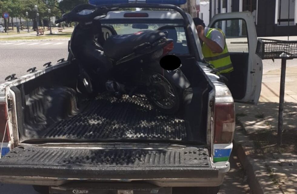 Otro motociclista que manejaba sin papeles