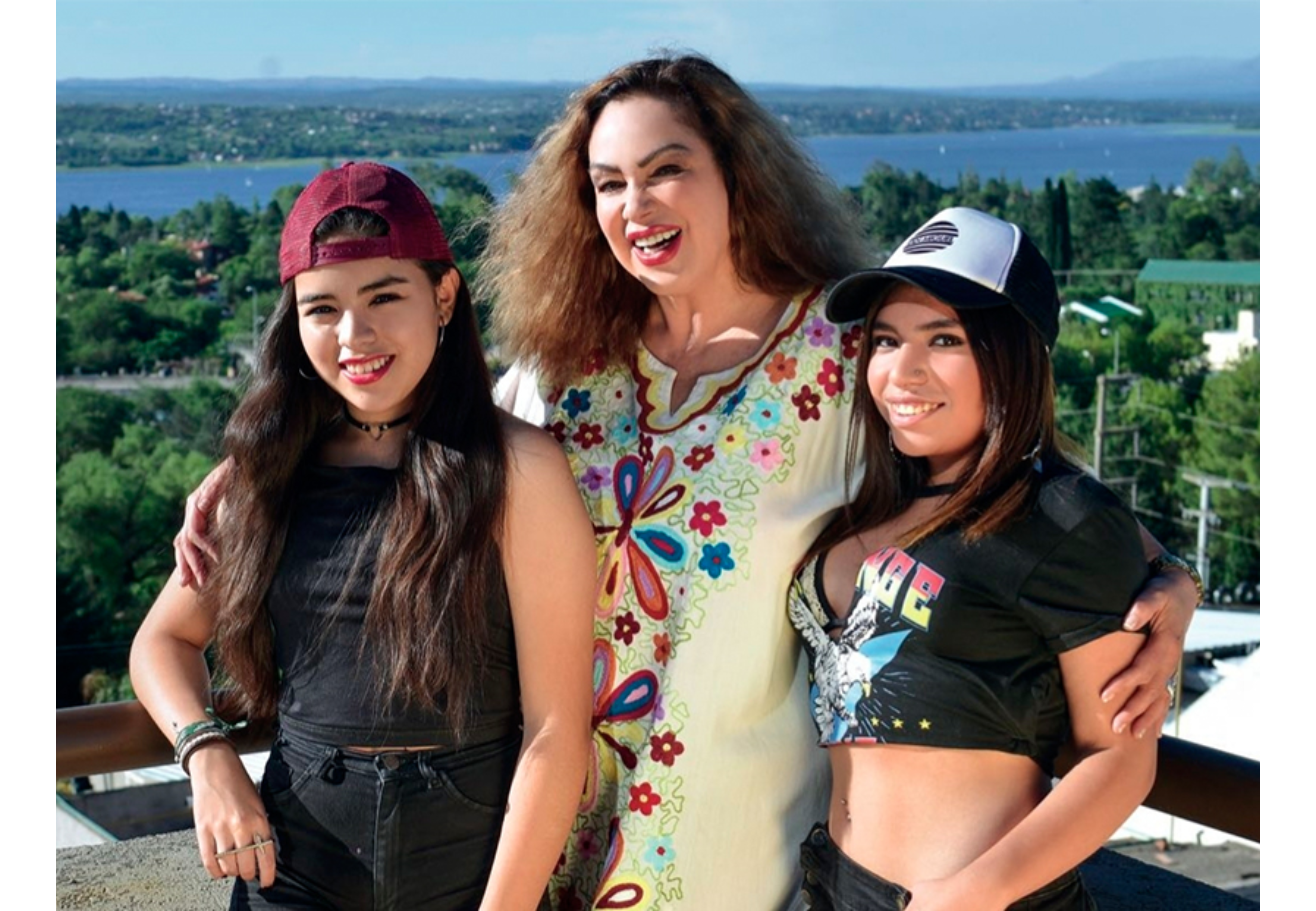 Beatriz con sus hijas Noelia y Bettina.