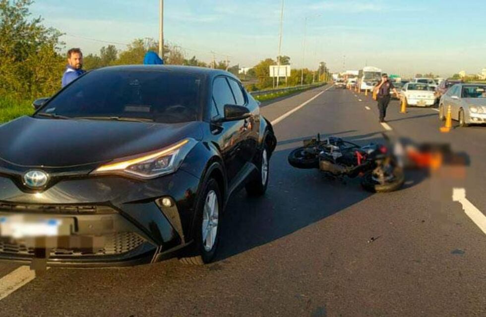 Michael Santos, jugador de Talleres, protagonizó un accidente en avenida Circunvalación de Córdoba