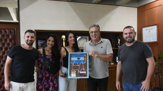 Luis Castellano recibió a Dalma y Lara Acosta