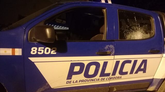 Una de las camionetas atacadas. (Policía)