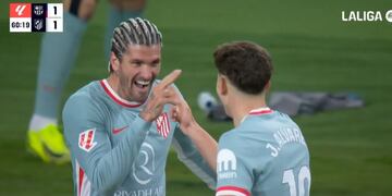 Rodrigo De Paul marcó en el Atlético de Madrid-Barcelona y lo festejó con Julián Álvarez. (Captura de pantalla)