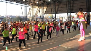 La Municipalidad de San Salvador de Jujuy propone un "sábado de ritmo y actividad física saludable" para las mujeres de la ciudad, en el Multiespacio “El Alto”.