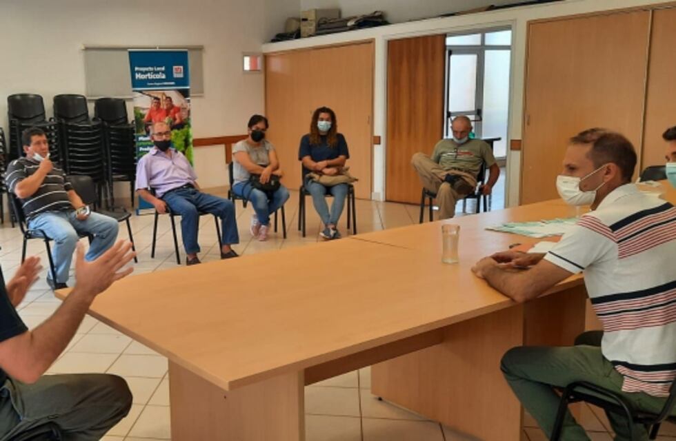 Eldorado: entrega de créditos a productores