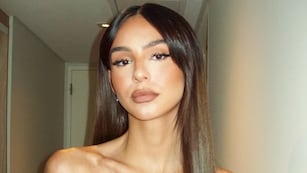 Juanita Tinelli levantó la temperatura con un vestido color nude con un tajo que dejó a la vista mucha piel
