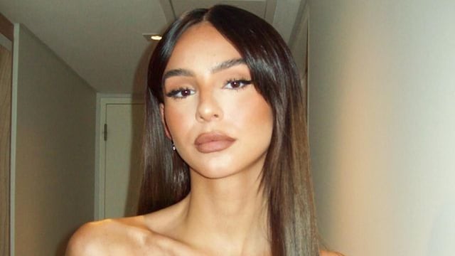 Juanita Tinelli apostó por una infartante microbikini y encendió el verano posando bajo la ducha