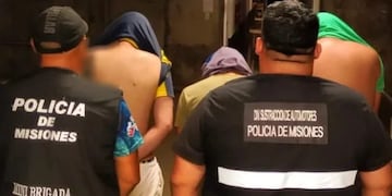 La policía detuvo a dos hombres oriundos de La Plata, Buenos Aires, y a un tercero, quien sería empleado del lugar.