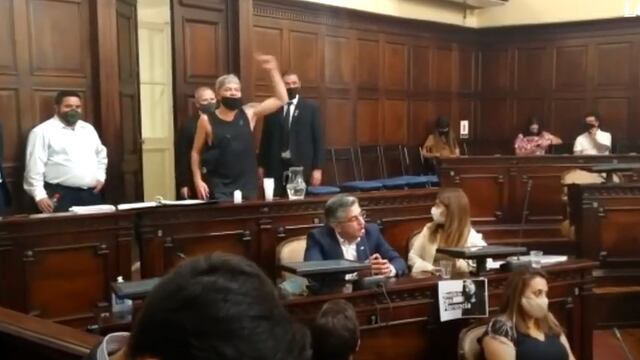 El sociólogo Marcelo Padilla, cuestionó a los senadores oficialistas y pidió la renuncia de Levrino y Munives por el femicidio de Florencia Romano.